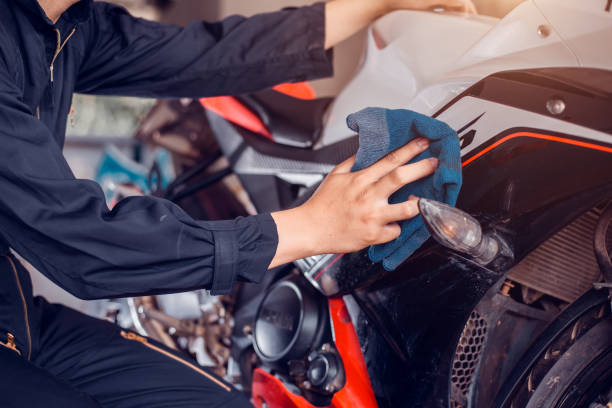 How To Hand Wax Your Motorcycle by KingsMotorcycleFairings.com
