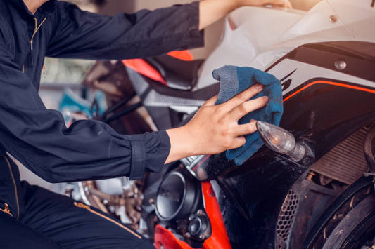 How To Hand Wax Your Motorcycle by KingsMotorcycleFairings.com