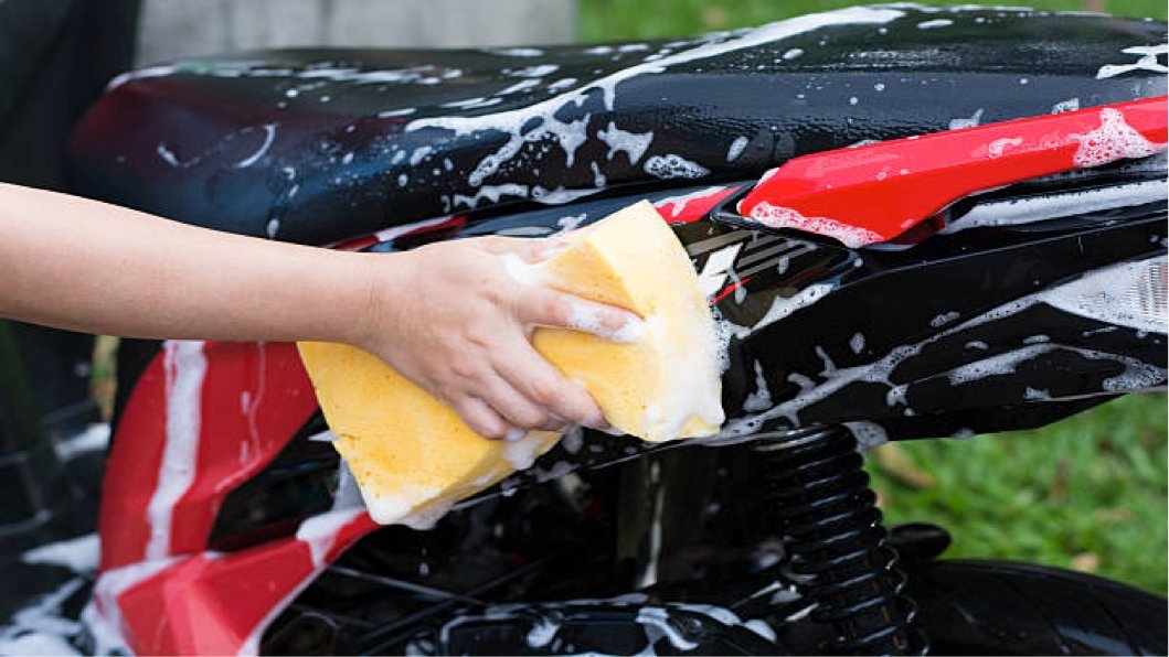 How To Wash Your Motorcycle by KingsMotorcycleFairings.com