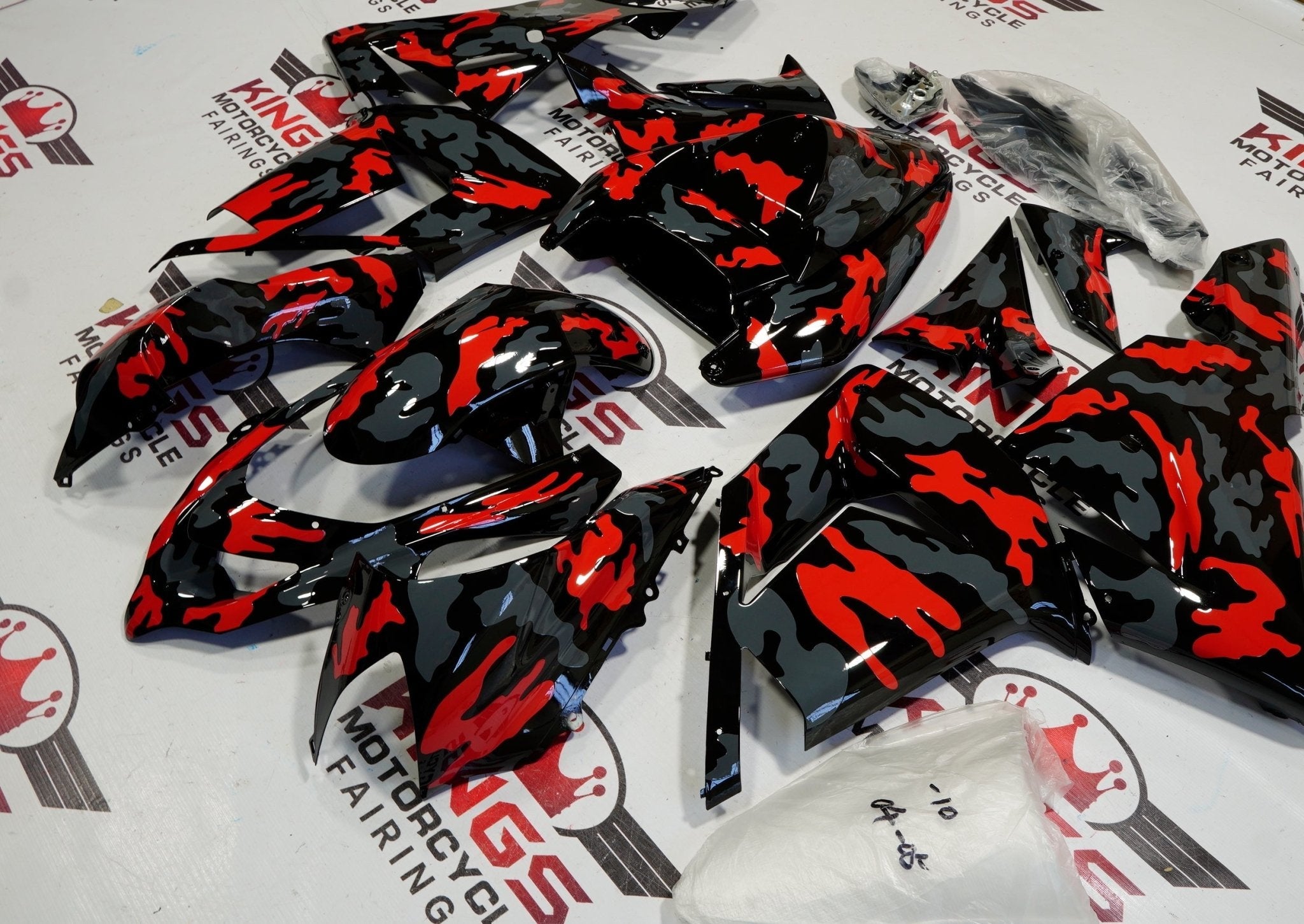 Fairings | Kawasaki Ninja ZX10R (2004-2005) Black, Red Camo