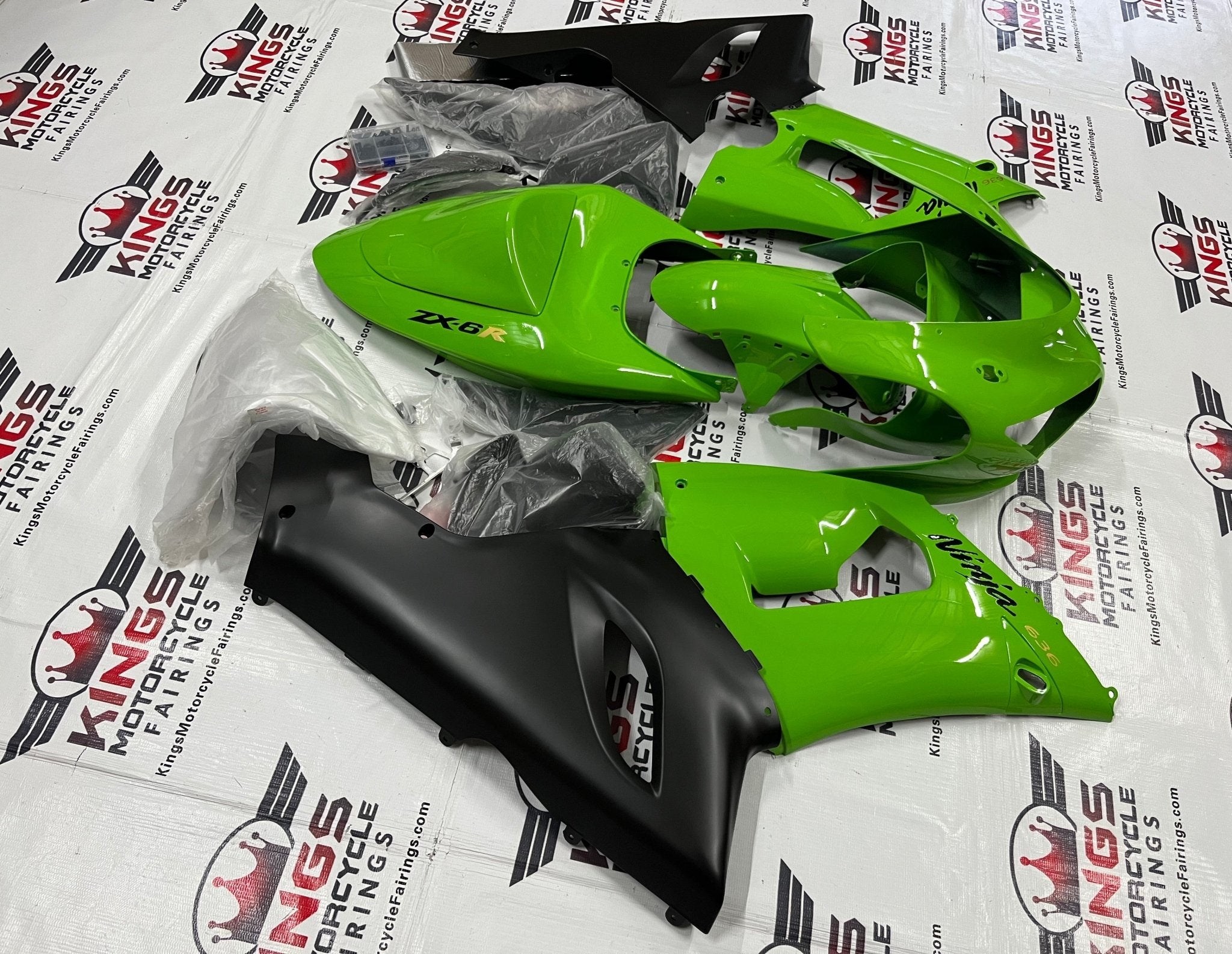 りんページ Kawasaki Ninja ZX6R Fairings (2005-2006) Lime Green, Black