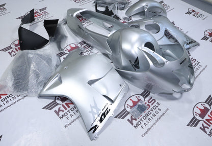 Fairings for Honda CBR1100XX Super Blackbird (1996-2007) Gloss Silver, Black at KingsMotorcycleFairings.com