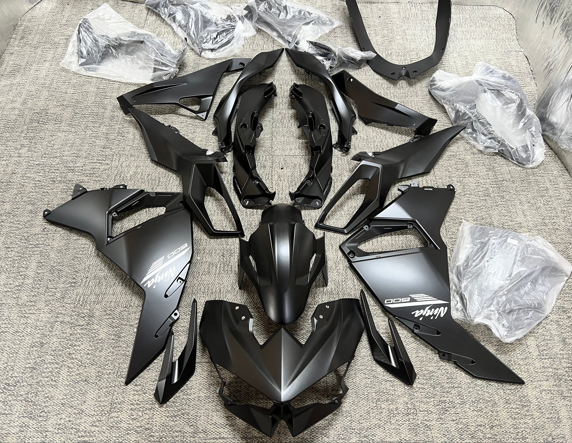 Fairings for Kawasaki Ninja 500 (2024-2025) Matte Black, White from KingsMotorcycleFairings.com