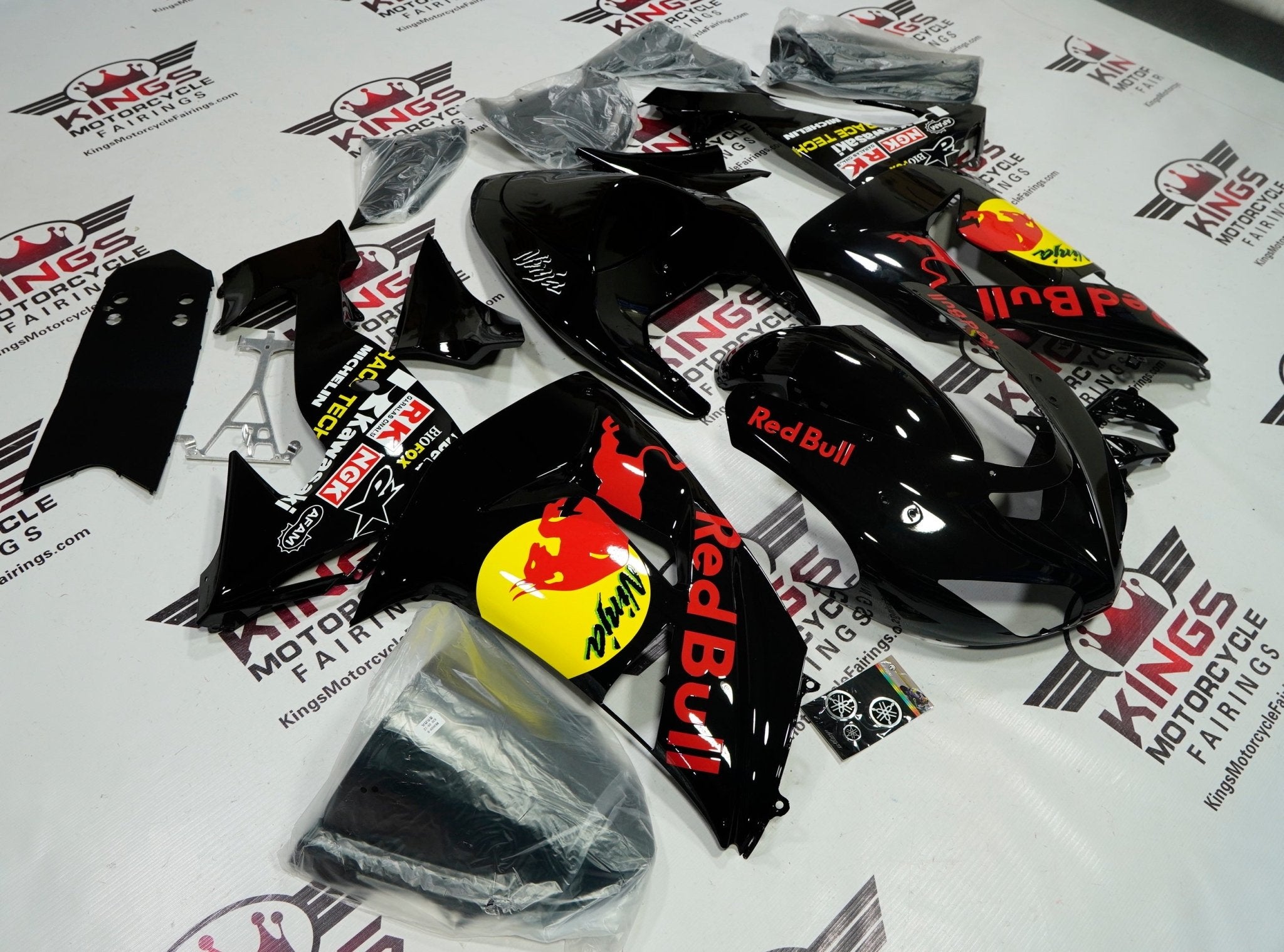 ととと Fairings | Kawasaki Ninja ZX10R (2006-2007) Black, RedBull