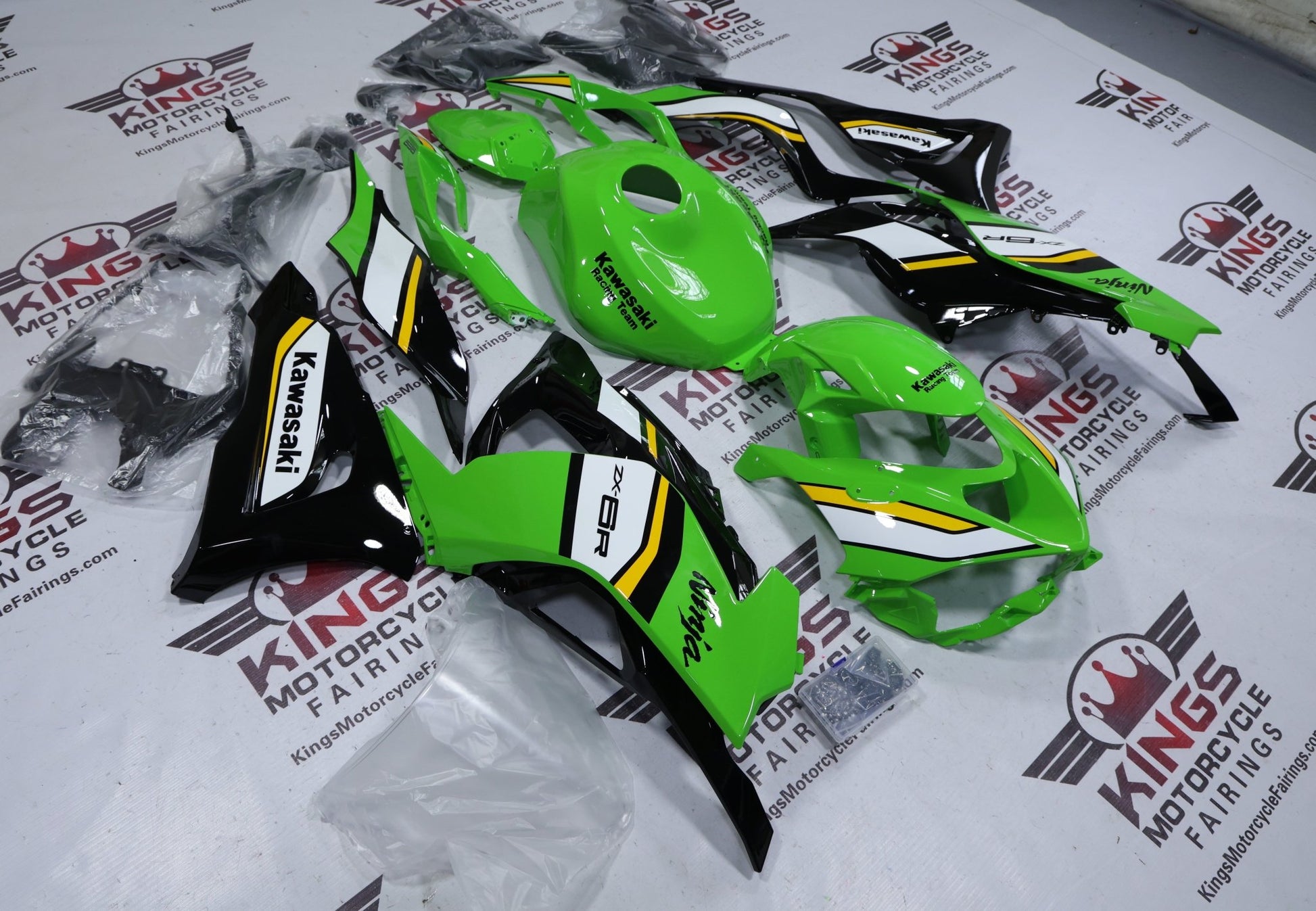 Fairings for Kawasaki Ninja ZX6R 636 (2024-2025) Green, White, Black, Yellow KRT from KingsMotorcycleFairings.com