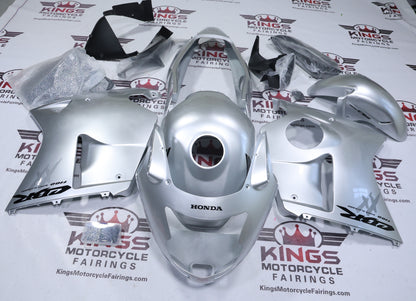 Honda CBR1100XX Super Blackbird Fairings (1996-2007) Gloss Silver, Black at KingsMotorcycleFairings.com