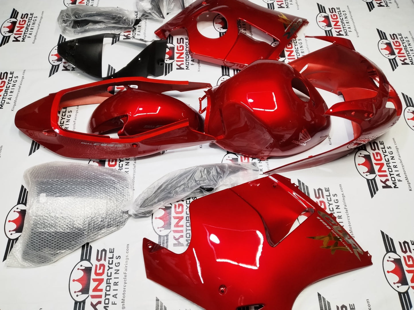 Honda CBR1100XX Super Blackbird Fairings (1996-2007) Red, Chrome, Gold from KingsMotorcycleFairings.com