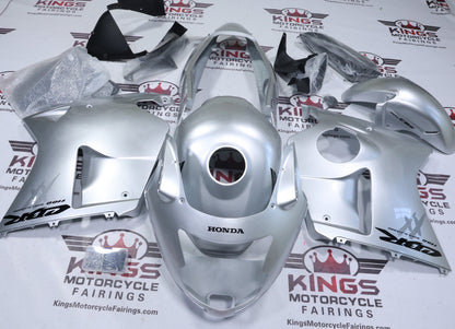 Honda CBR1100XX Super Blackbird Fairing Set (1996-2007) Gloss Silver, Black from KingsMotorcycleFairings.com