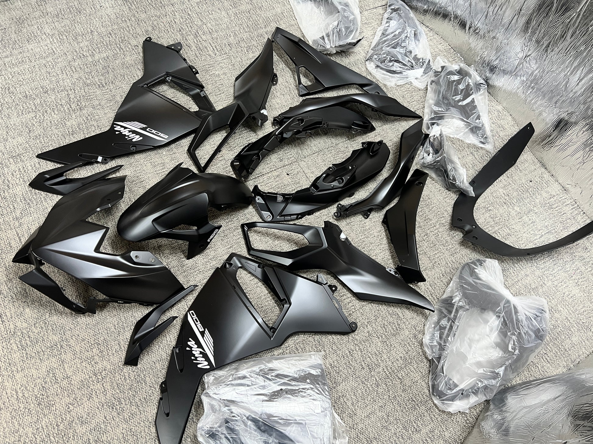 Kawasaki Ninja 500 Fairings (2024-2025) Matte Black, White at KingsMotorcycleFairings.com