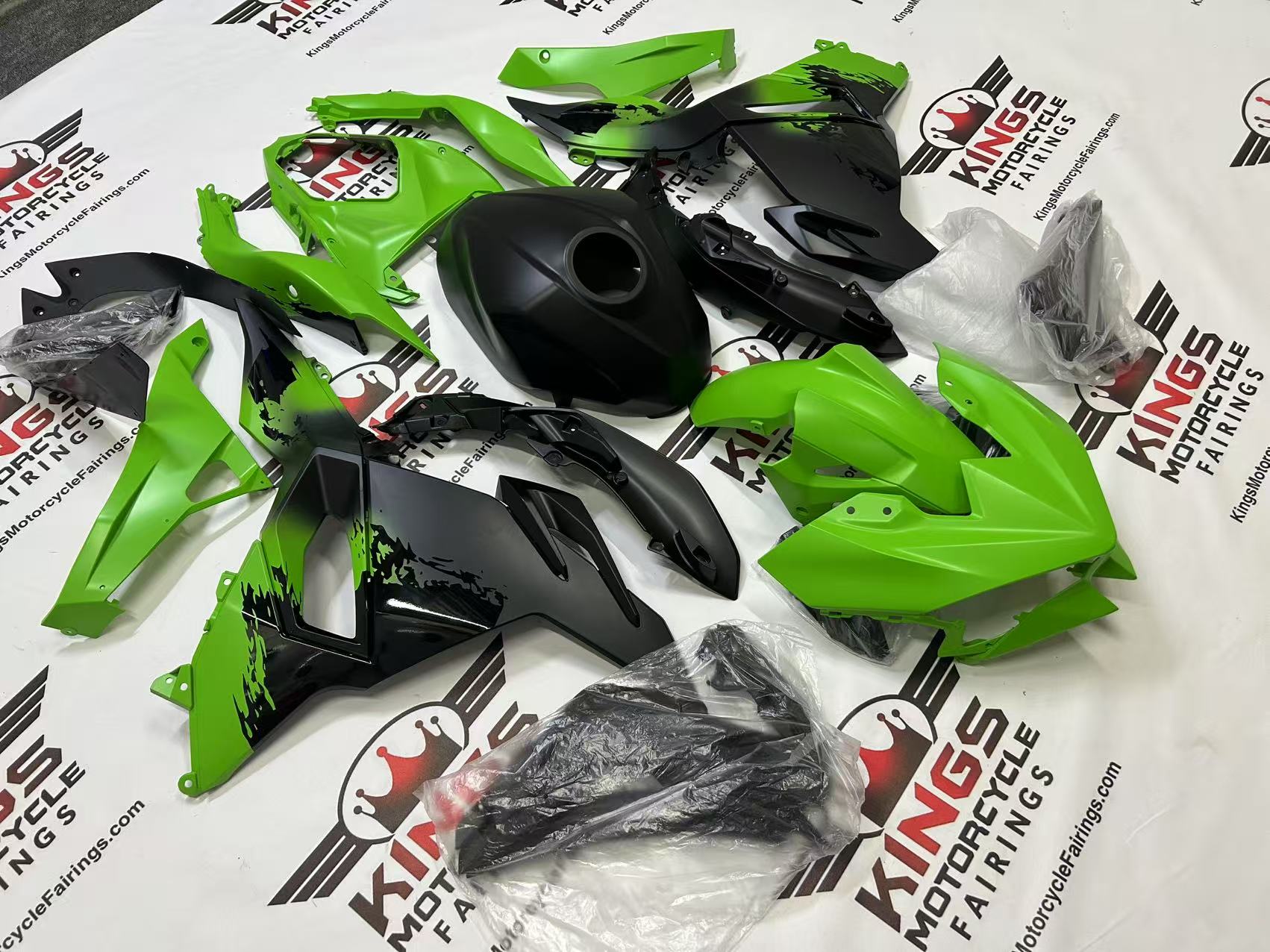 Kawasaki Ninja 500 Fairings (2024-2025) Matte Green, Matte Black Splash at KingsMotorcycleFairings.com