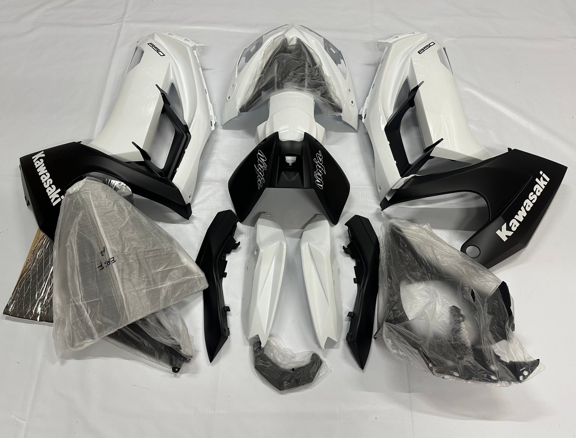 Kawasaki Ninja 650 Fairing set (2012-2016) White, Matte Black at KingsMotorcycleFairings.com