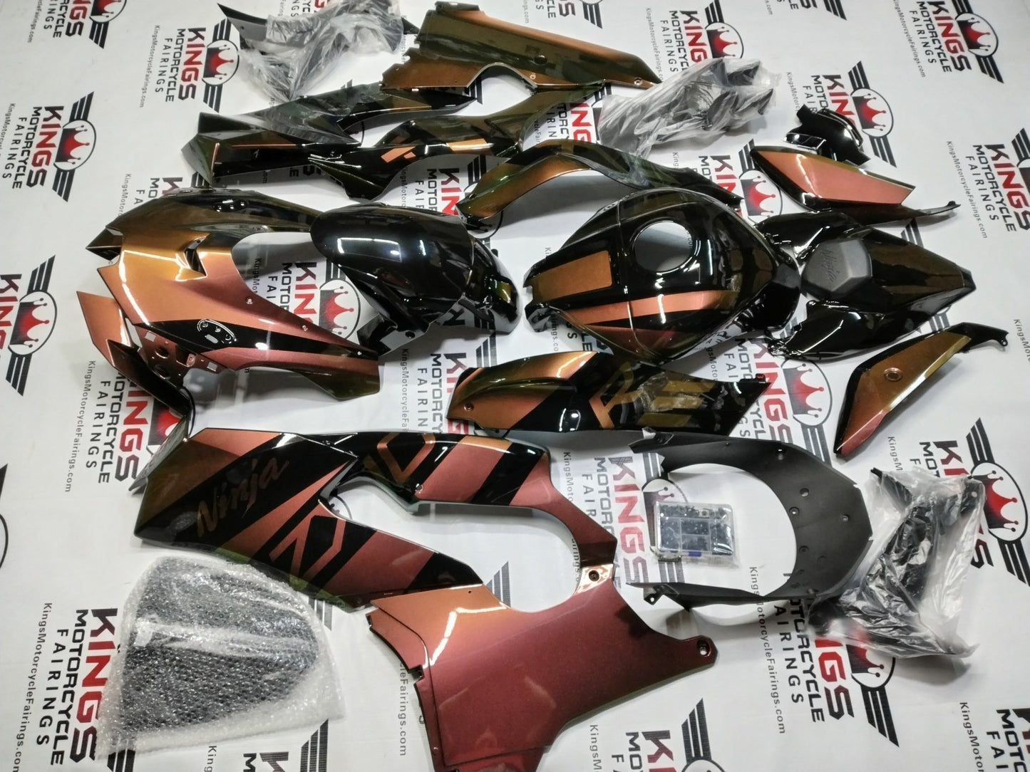 Kawasaki Ninja ZX-10R Fairings (2021-2025) Gold, Pink Chameleon from KingsMotorcycleFairings.com