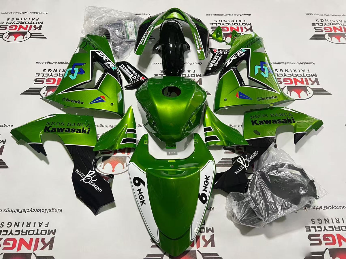 Kawasaki Ninja ZX10R Fairings (2006-2007) Green, Black, White Pinstripe at KingsMotorcycleFairings.com