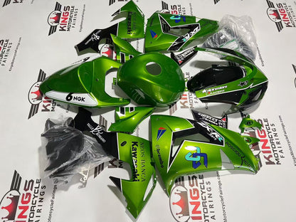 Kawasaki Ninja ZX10R Fairings (2006-2007) Green, Black, White Pinstripe from KingsMotorcycleFairings.com