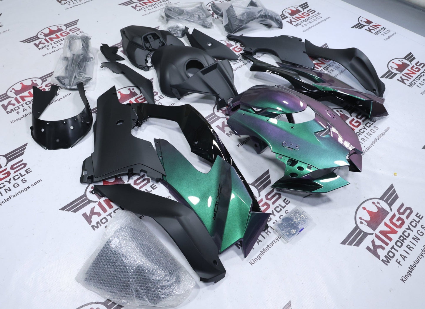 Kawasaki Ninja ZX10R Fairings (2021-2025) Chameleon Green, Purple, Matte Black from KingsMotorcycleFairings.com