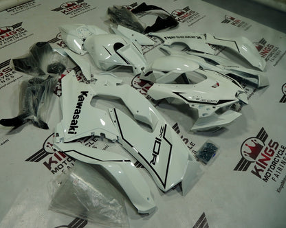 Kawasaki Ninja ZX10R Fairings (2021-2025) White, Black Pinstripes at KingsMotorcycleFairings.com