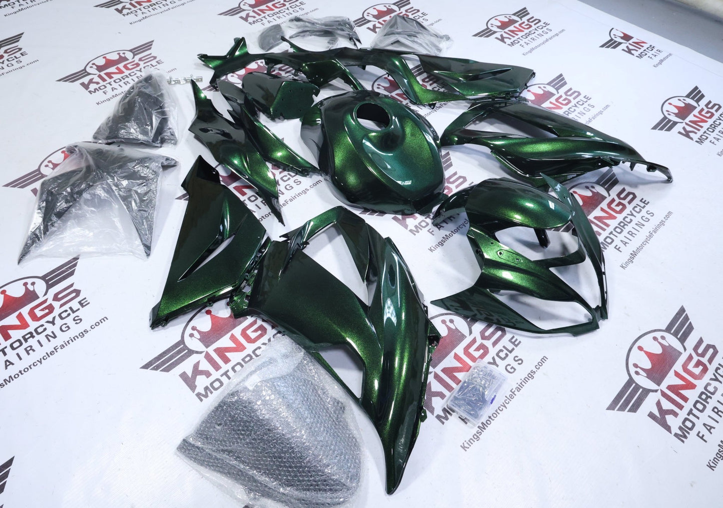  Kawasaki Ninja ZX6R Fairings (2013-2018) Metallic Green, Black Chameleon at KingsMotorcycleFairings.com