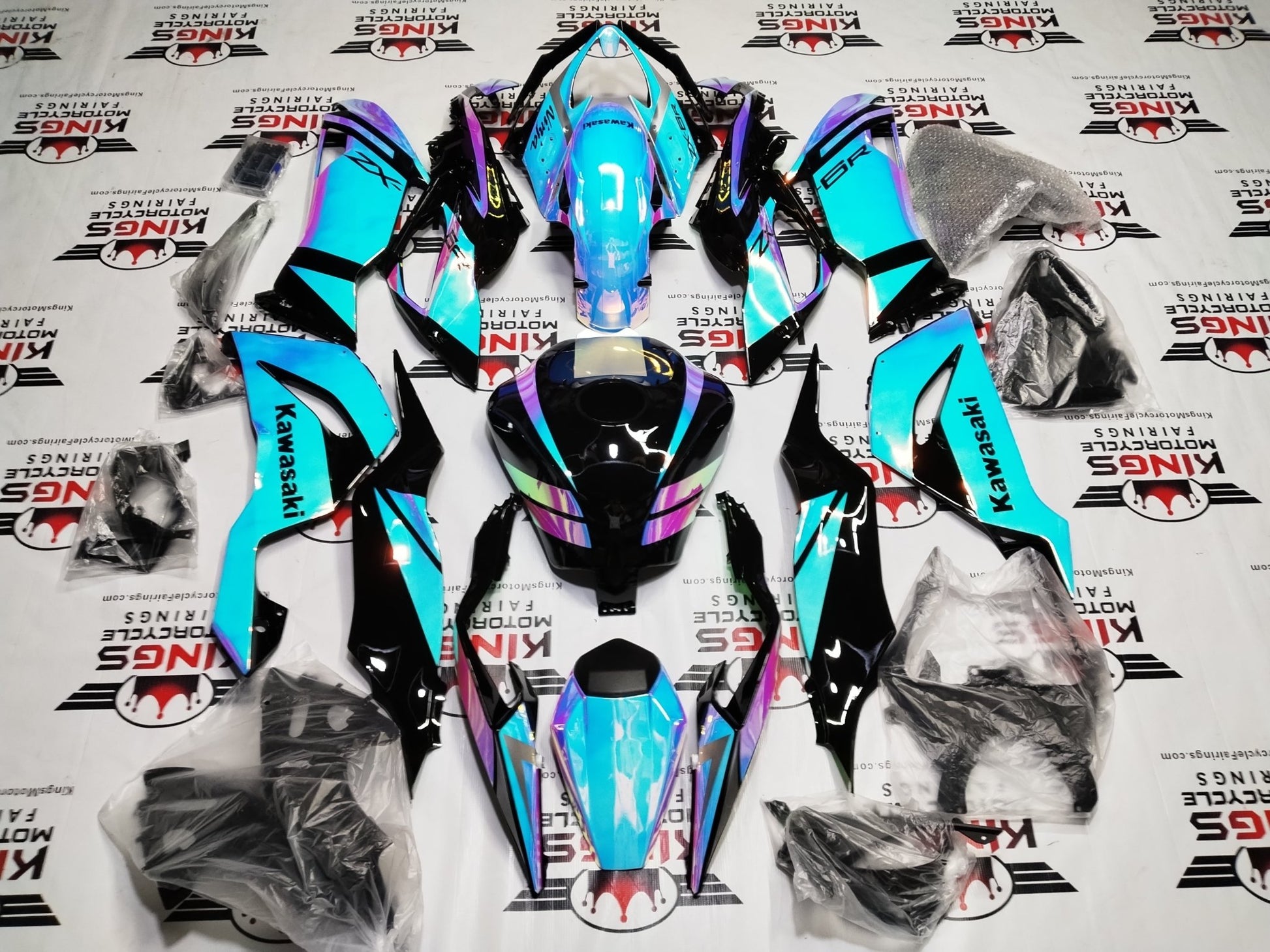 Kawasaki Ninja ZX6R Fairings (2019-2023) Chameleon Chrome Blue, Pink at KingsMotorcycleFairings.com