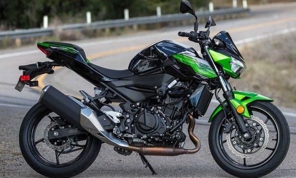 Kawasaki Z400 Fairings (2018-2024) Black, Green at KingsMotorcycleFairings.com
