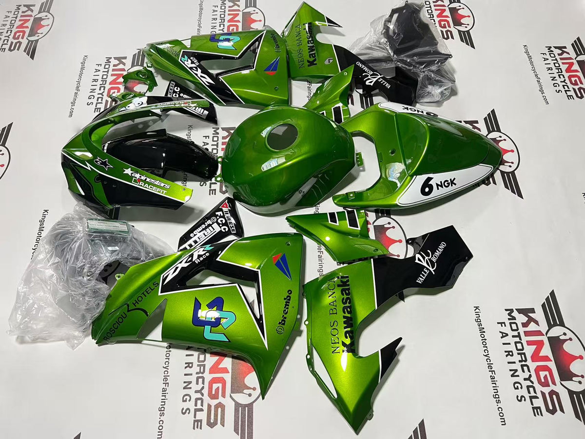 Kawasaki ZX10R Fairings (2006-2007) Green, Black, White Pinstripe from KingsMotorcycleFairings.com