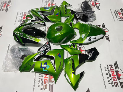Kawasaki ZX10R Fairings (2006-2007) Green, Black, White Pinstripe from KingsMotorcycleFairings.com