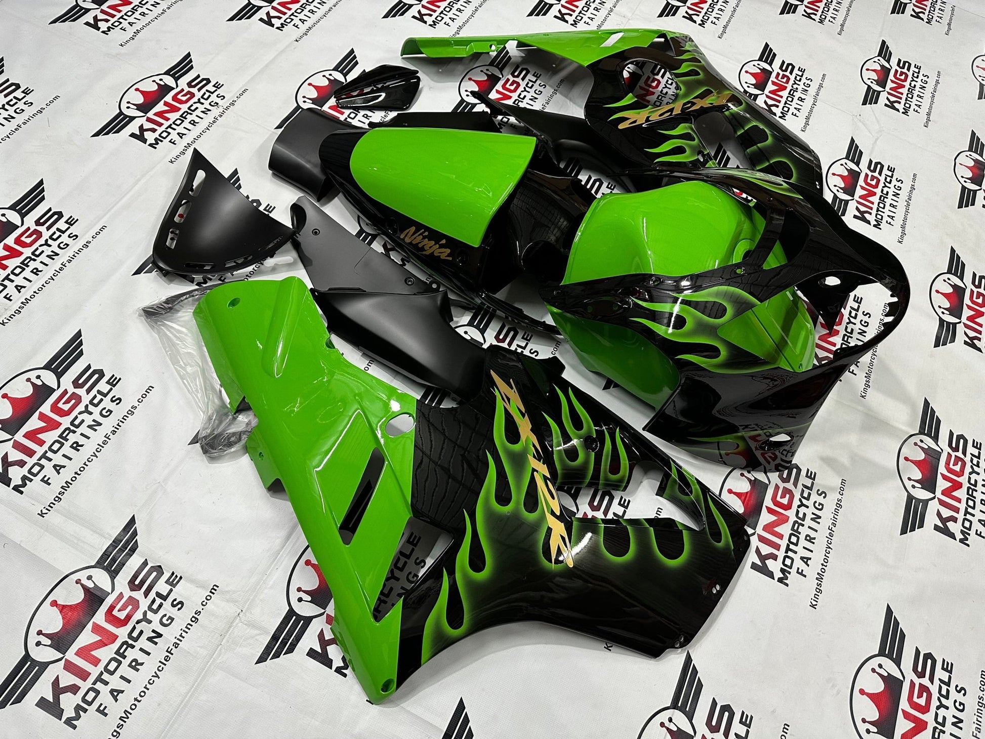 Kawasaki ZX12R Fairings (2000-2001) Black, Green Fire Flames at KingsMotorcycleFaierings.com