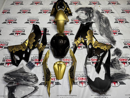 Kawasaki ZX4R Fairings (2019-2025) Faux Carbon Fiber, Gold Roses at KingsMotorcycleFairings.com