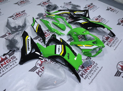 Kawasaki ZX6R Fairings (2024-2025) Green, White, Yellow, Black Stripe at KingsMotorcycleFairings.com