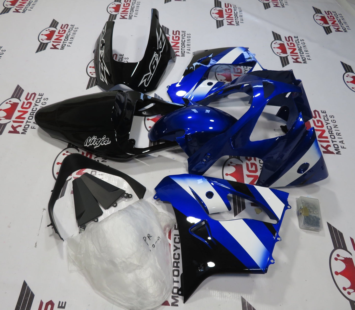 Kawasaki ZX-9R Fairings (2000-2001) Blue, Black, White at KingsMotorcycleFairings.com