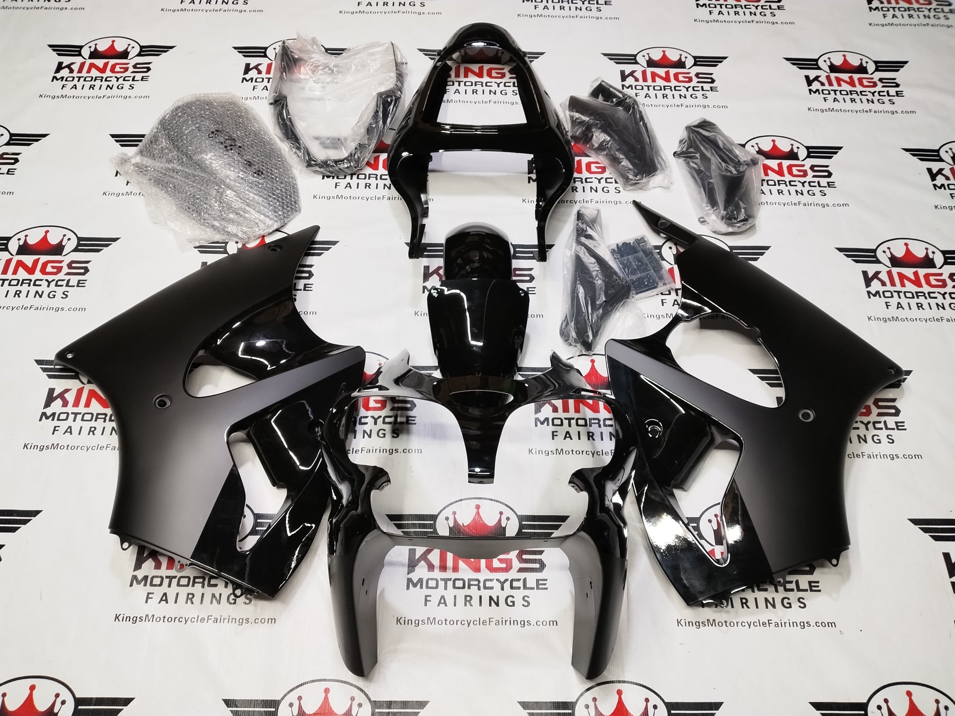 Kawasaki ZZR600 Fairings (2005-2008) Gloss Black, Matte Black, Silver from KingsMotorcycleFairings.com