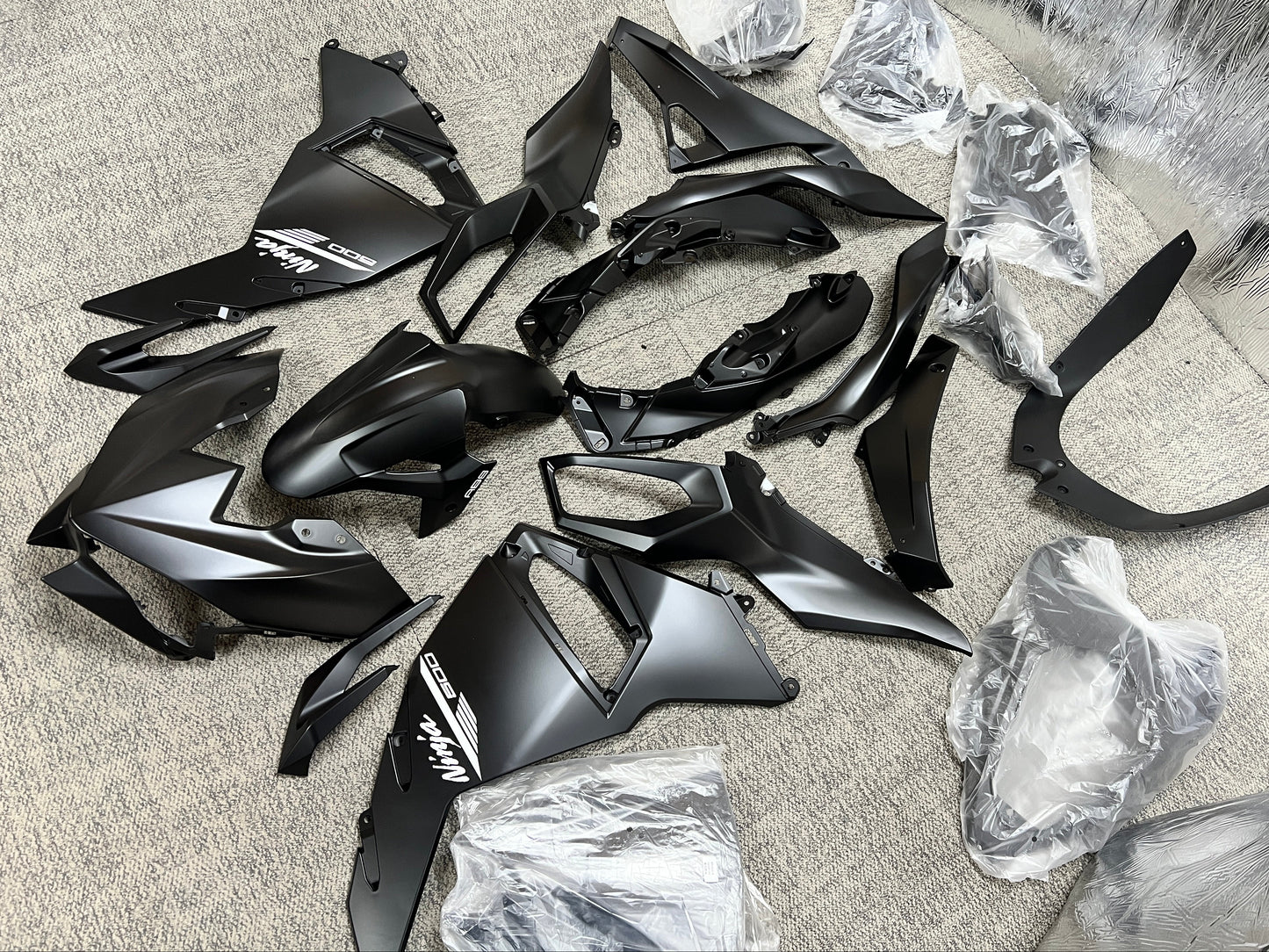Kawasaki Ninja 500 Fairings (2024-2025) Matte Black, White from KingsMotorcycleFairings.com