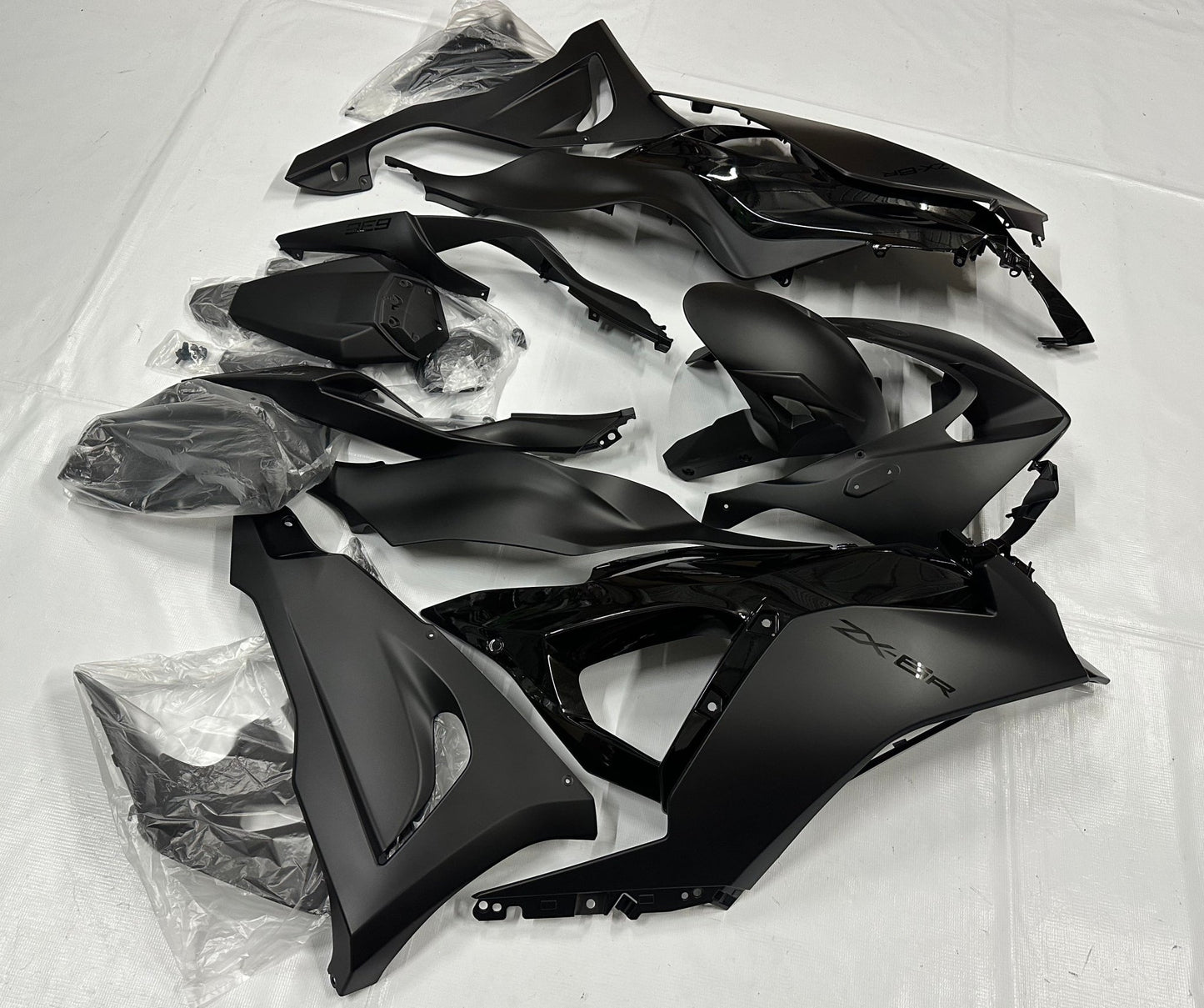 Kawasaki Ninja ZX-6R Fairings (2024-2025) Matte Black, Gloss Black at KingsMotorcycleFairings.com