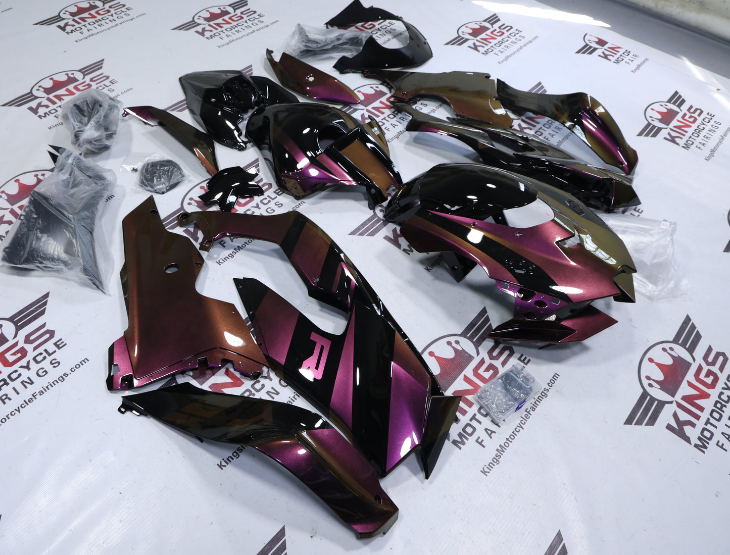 Kawasaki Ninja ZX10R Fairings (2021-2025) Pink, Gold Chameleon from KingsMotorcycleFairings.com