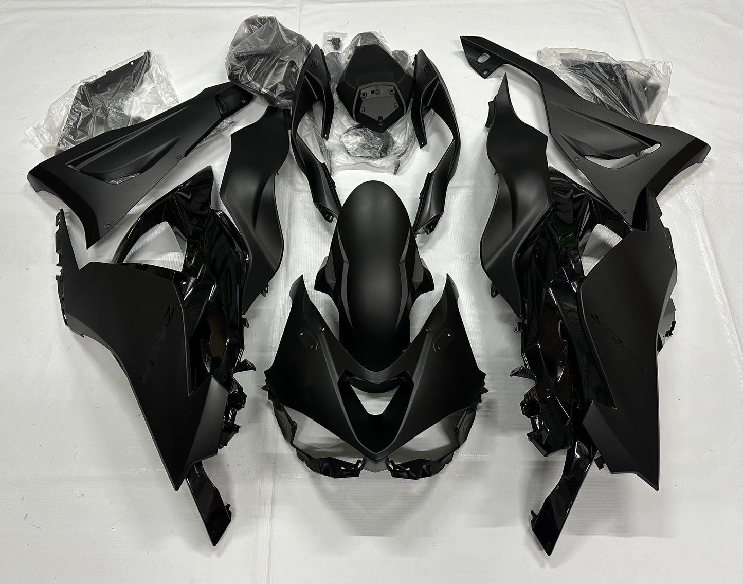 Kawasaki ZX6R Fairings (2024-2025) Matte Black, Gloss Black at KingsMotorcycleFairings.com