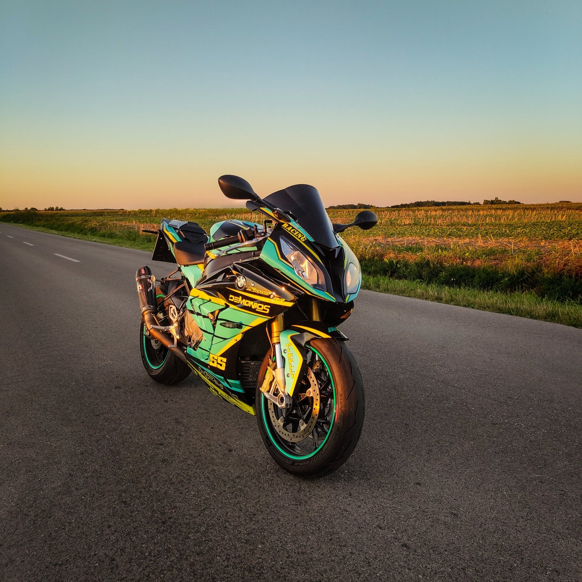 KingsMotorcycleFairings.com BMW S1000RR Fairing Kit (2017-2018) BLACK, TURQUOISE, YELLOW