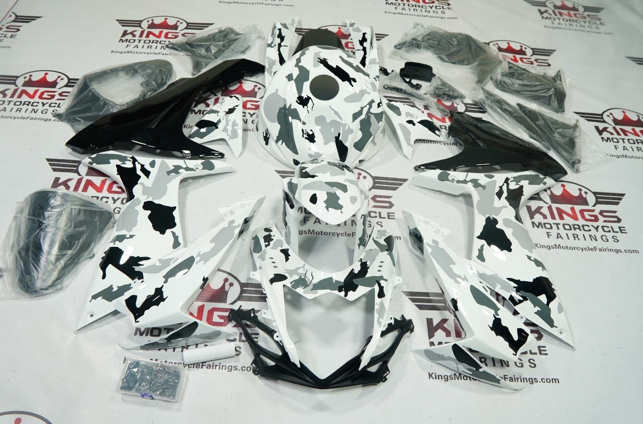 SUZUKI GSX-R600 Fairings (2025-2026) White, Black, Gray Camouflage at KingsMotorcycleFairings.com