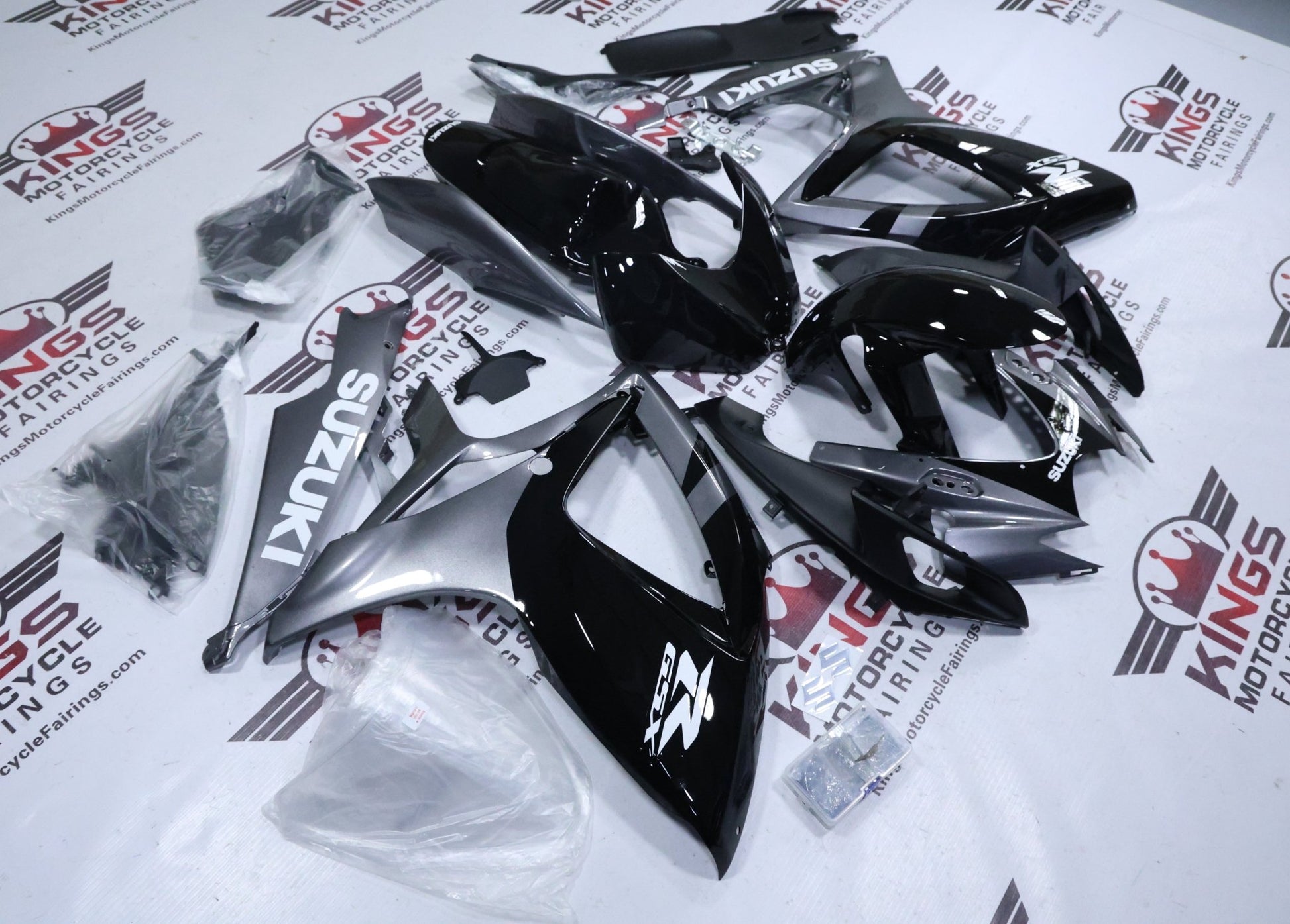 Suzuki GSX-R600 Fairings (2006-2007) Black, Silver, White at KingsMotorcycleFairings.com