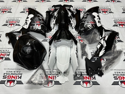 Suzuki GSX-R600 Fairings (2008-2010) Black, White, Woman at KingsMotorcycleFairings.com