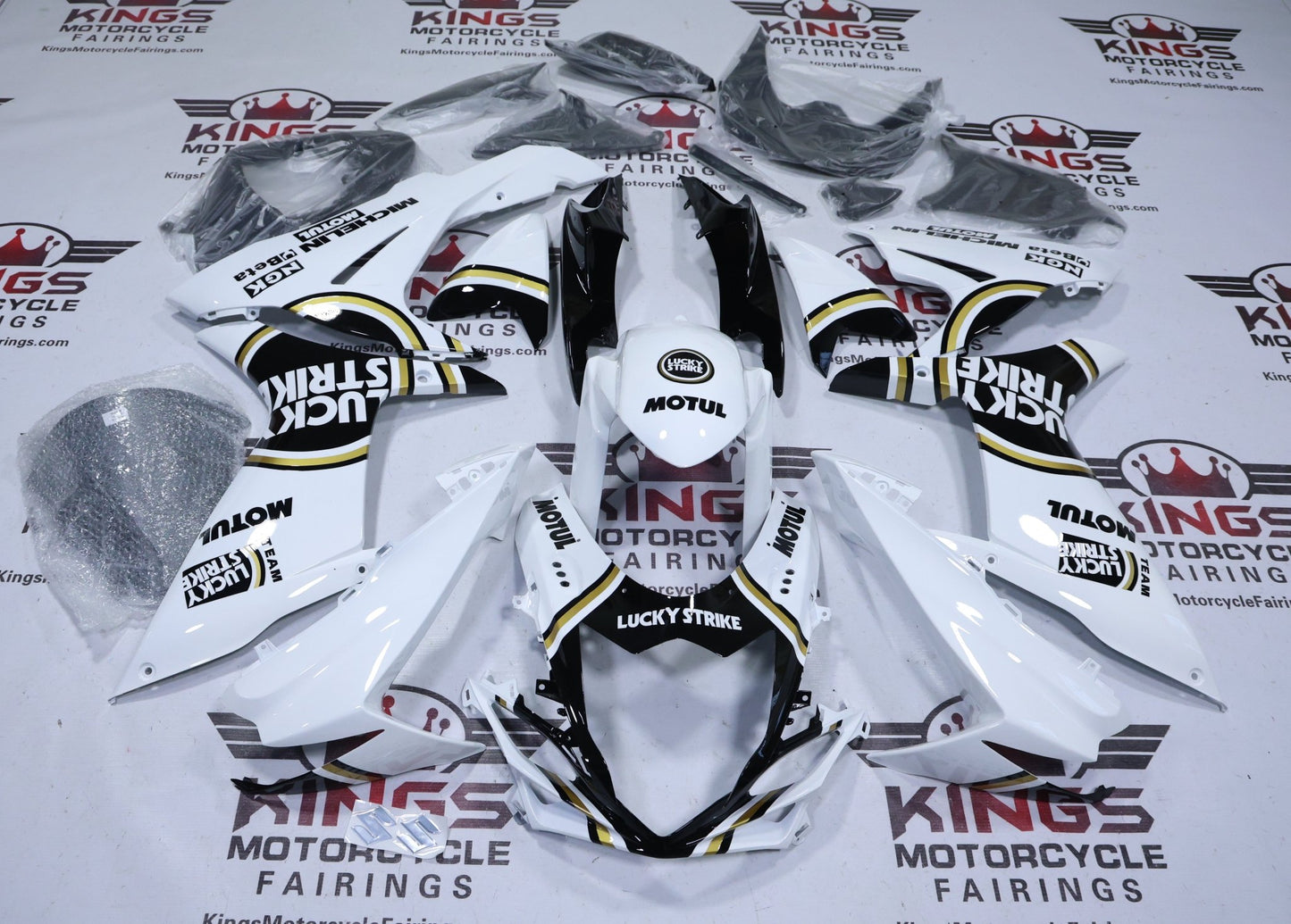 Suzuki GSX-R600 Fairings (2025-2026) Lucky Strike White, Black, Gold from KingsMotorcycleFairings.com
