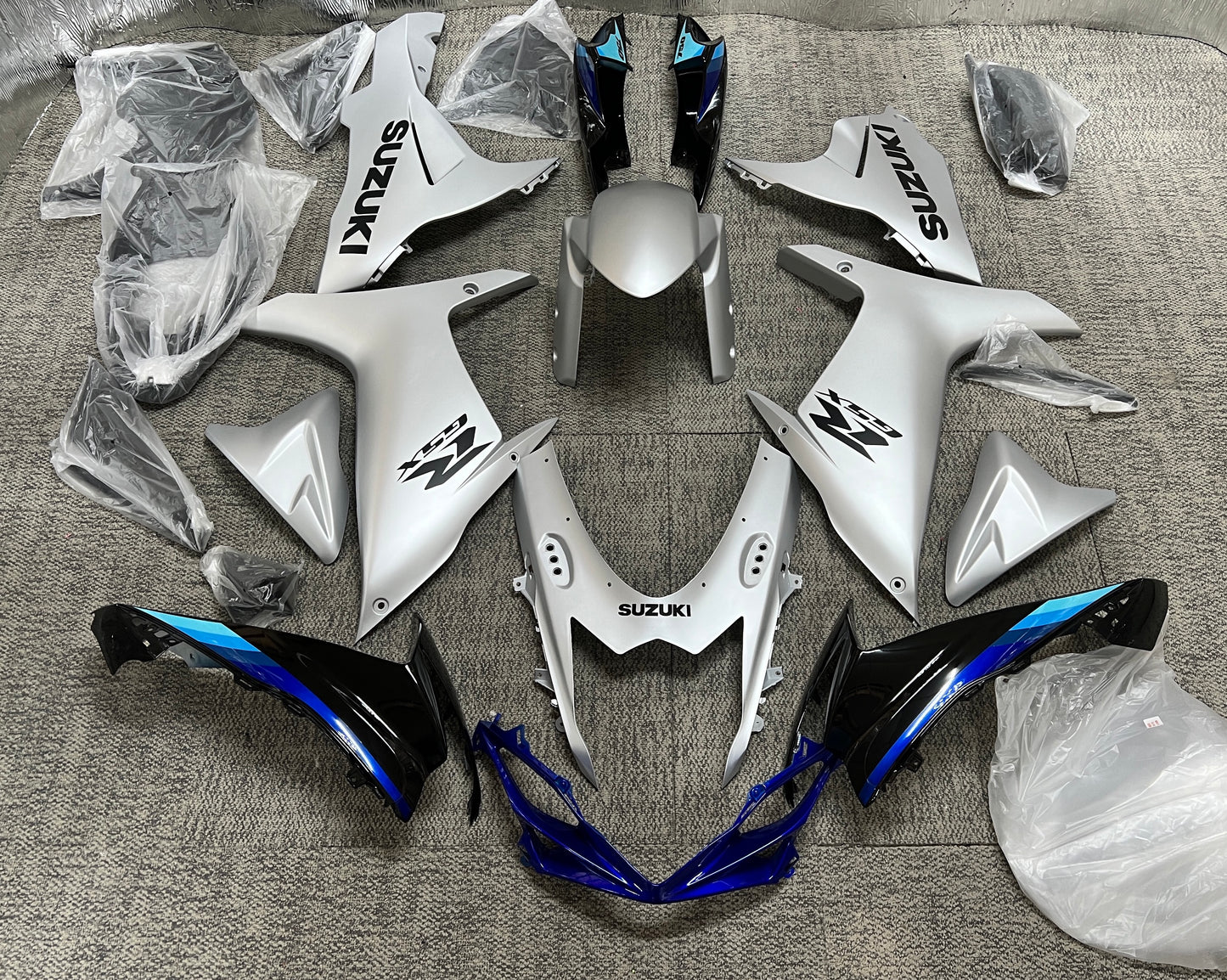 Suzuki GSX-R600 Fairings (2025-2026) Silver, Black, Blue from KingsMotorcycleFairings.com
