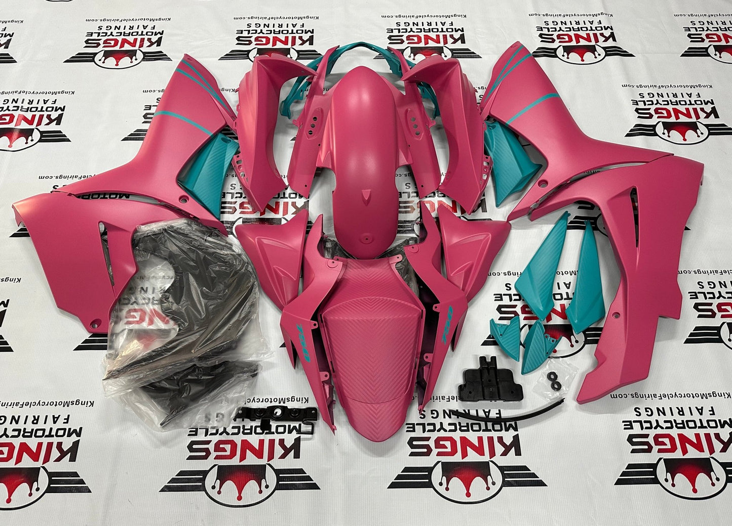 Suzuki GSX-R750 Fairing Kit (2025-2026) Matte Pink, Blue Turquoise at KingsMotorcycleFairings.com