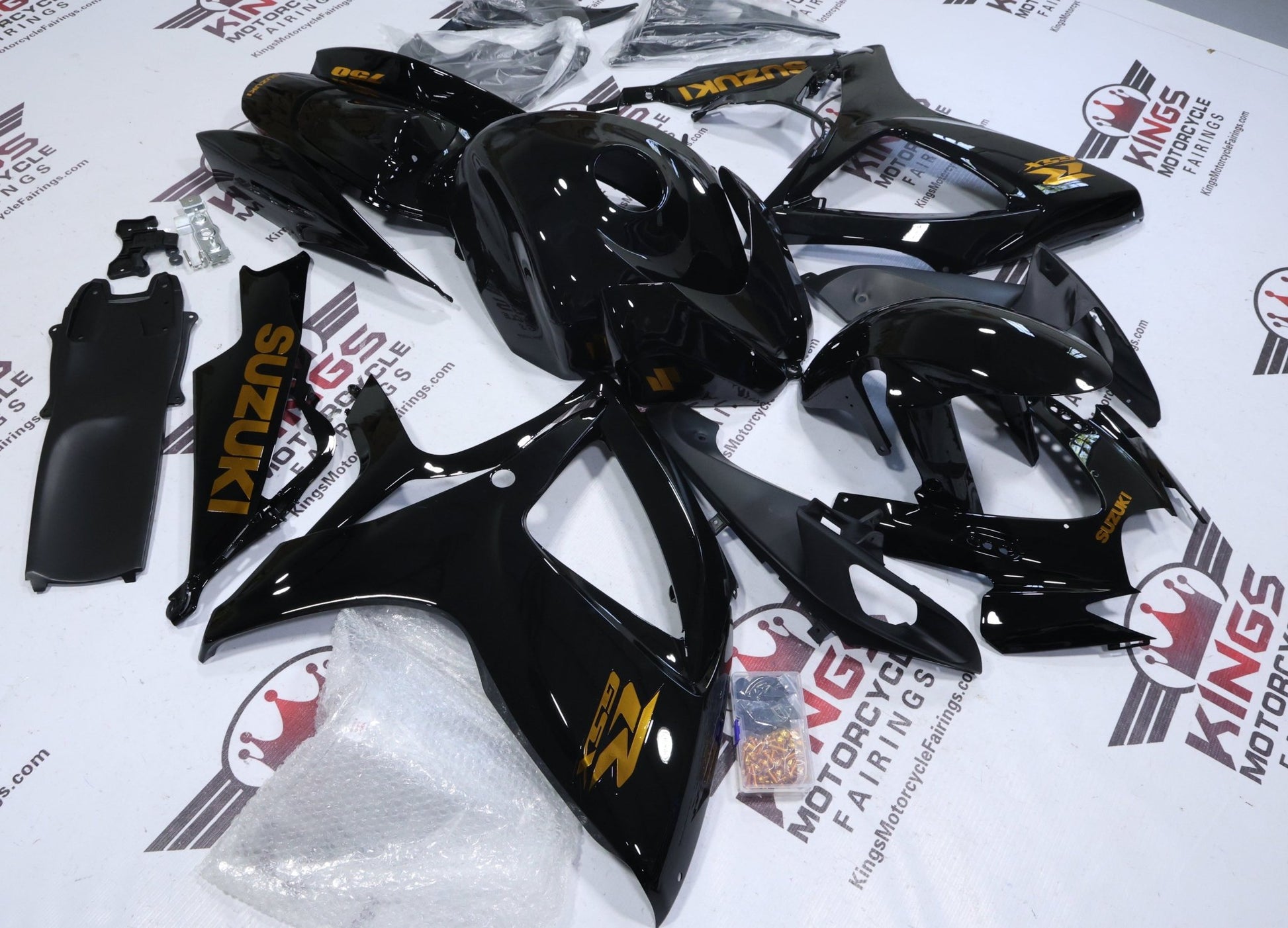 Suzuki GSX-R750 Fairings (2006-2007) Black, Chrome Gold at KingsMotorcycleFairings.com