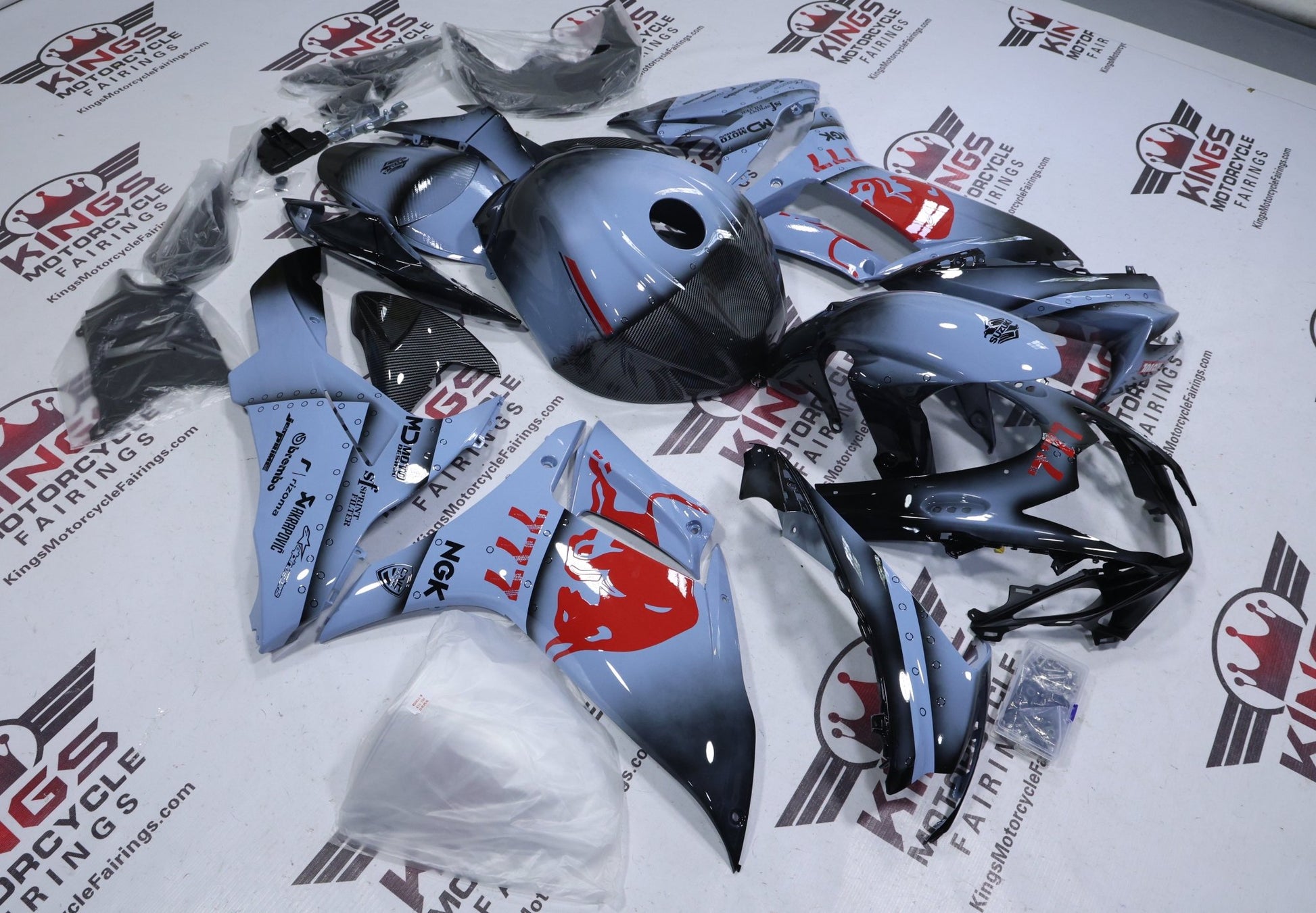 Suzuki GSX-R750 Fairings (2025-2026) Blue, Red, Faux Carbon Fiber from KingsMotorcycleFairings.com