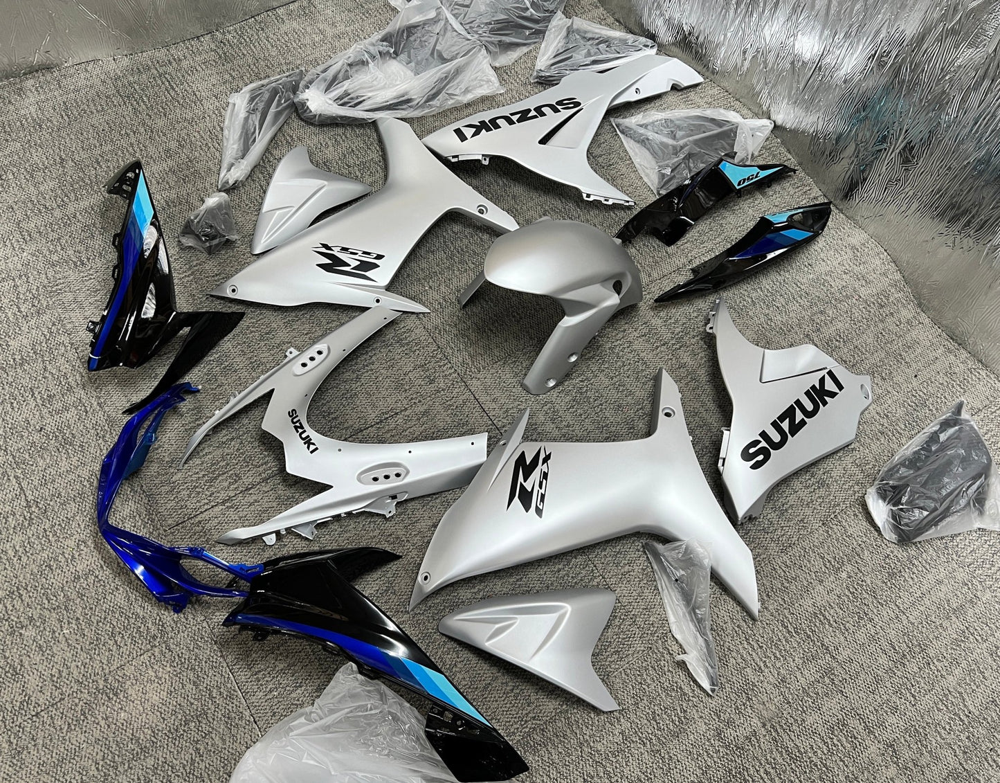 Suzuki GSX-R750 Fairings (2025-2026) Gloss Silver, Blue, Black at KingsMotorcycleFairings.com