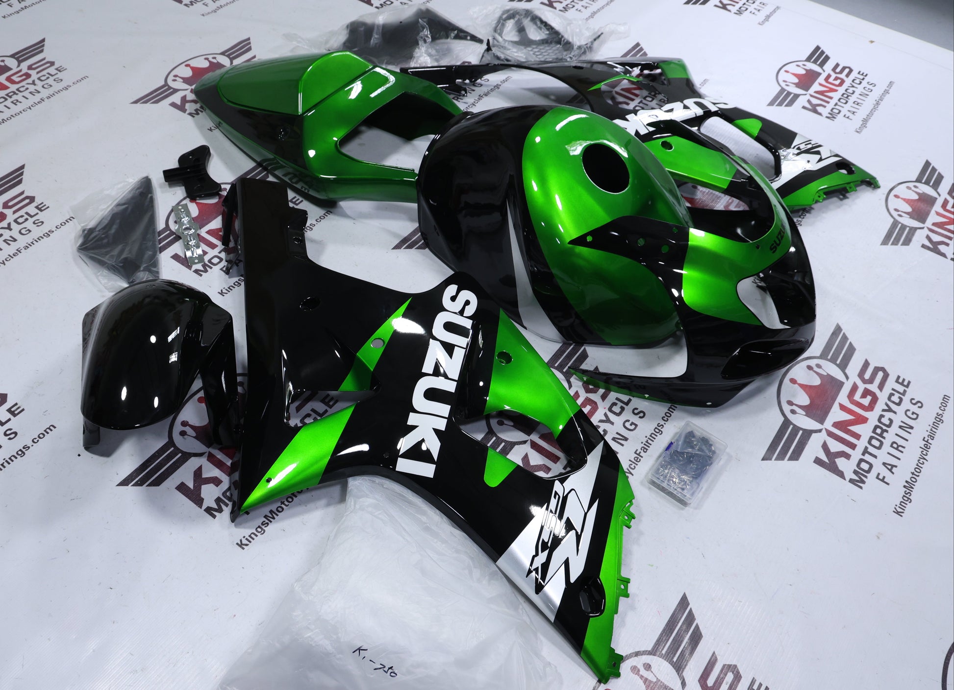 Suzuki GSXR1000 Fairings (2000-2002) Black, Green, White at KingsMotorcycleFairings.com