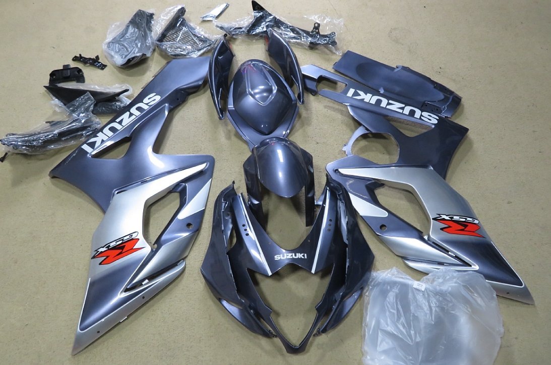 Suzuki GSXR1000 Fairings (2005-2006) Silver, Gray at KingsMotorcycleFairings.com