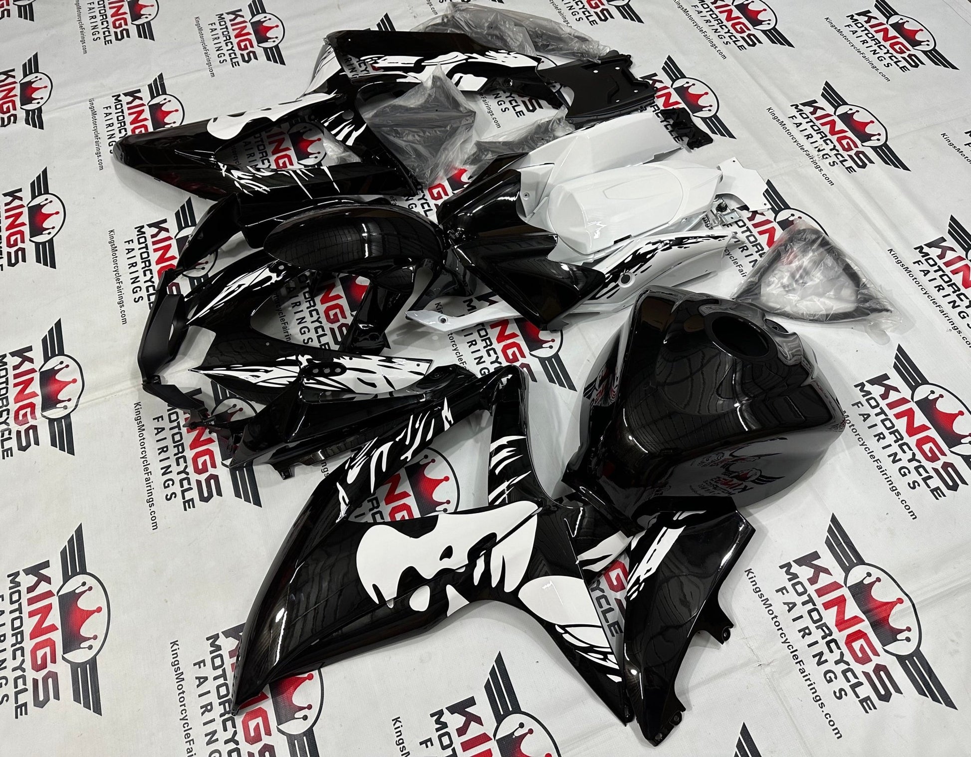 Suzuki GSXR600 Fairings (2008-2010) Black, White, Woman from KingsMotorcycleFairings.com