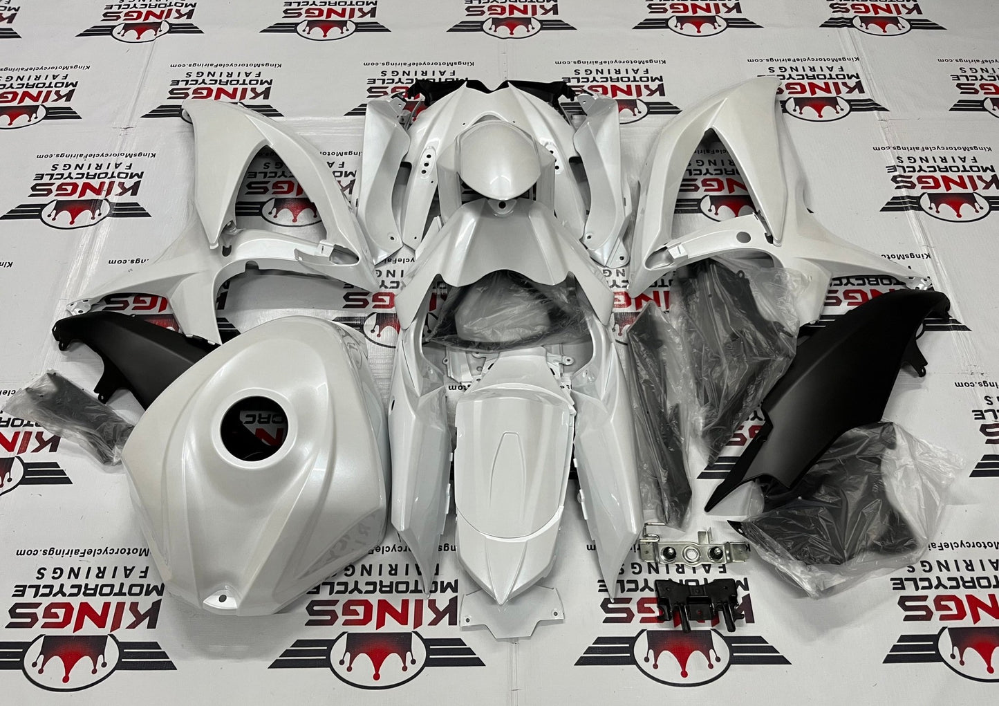 Suzuki GSXR600 Fairings (2008-2010) Pearl White, Matte Black at KingsMotorcycleFairings.com