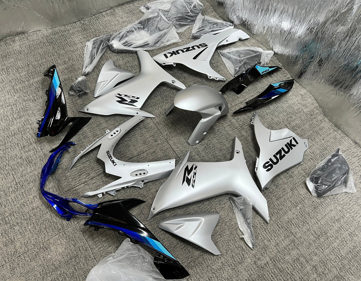 Suzuki GSXR750 Fairings (2025-2026) Gloss Silver, Blue, Black at KingsMotorcycleFairings.com