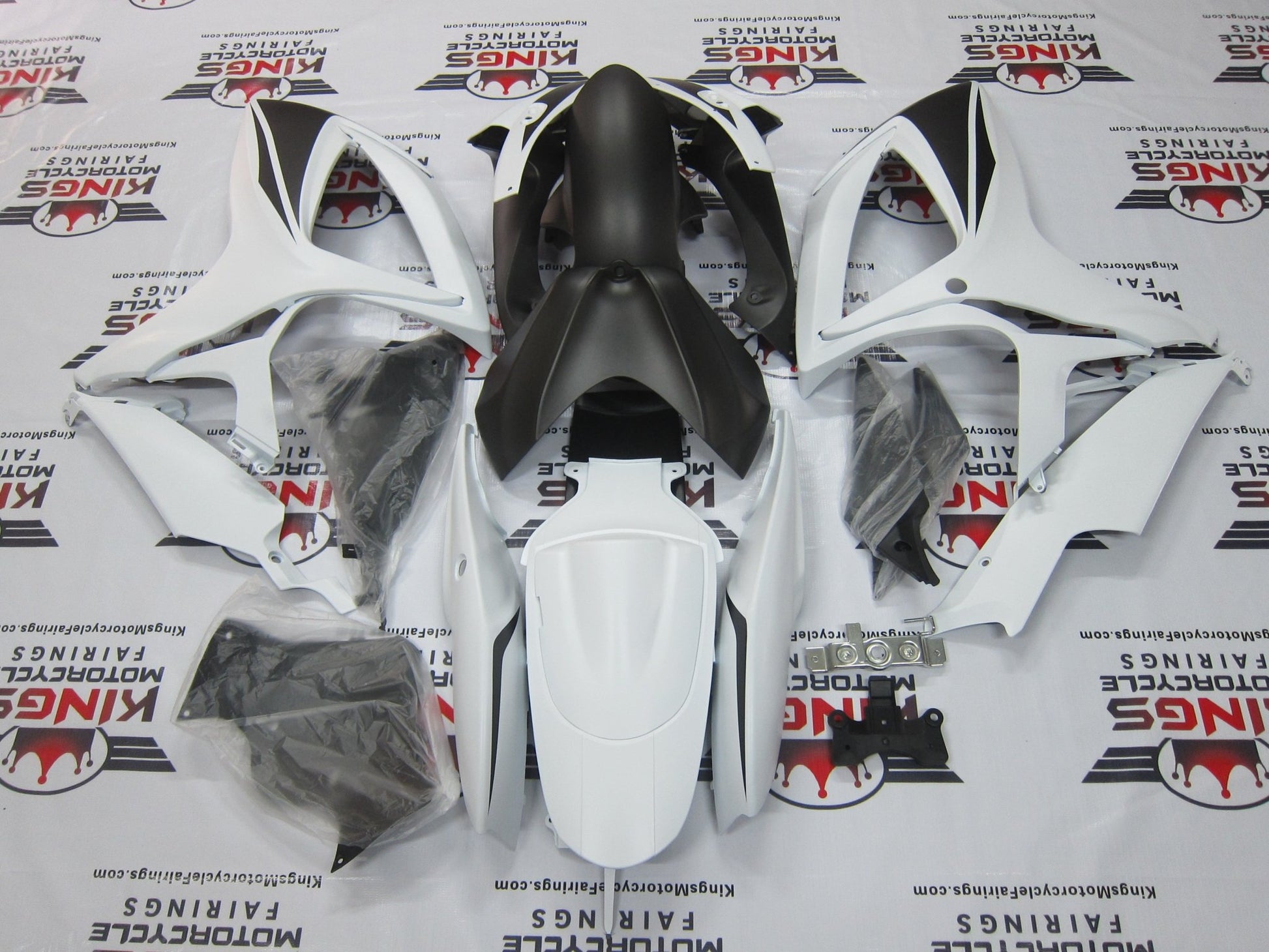 Shop Suzuki GSXR750 Fairings (2006-2007) Matte White, Matte Silver at KingsMotorcycleFairings.com